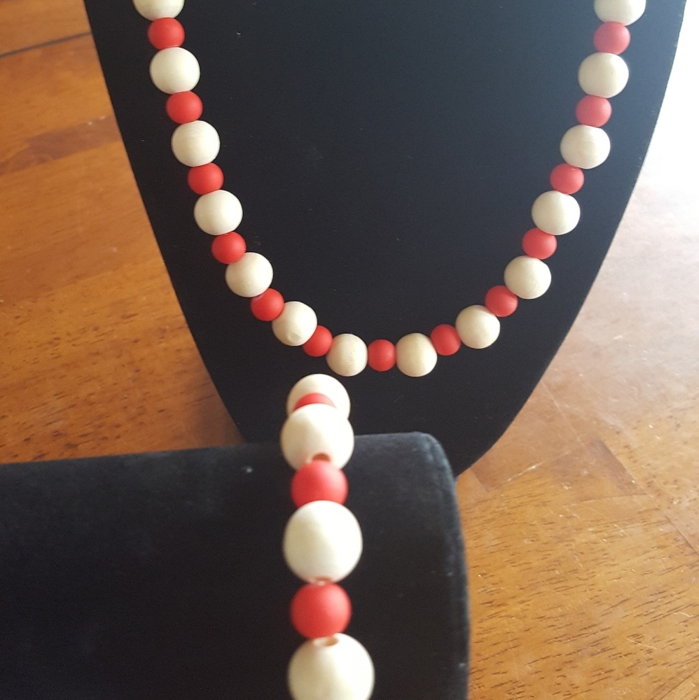 Necklace and bracelet